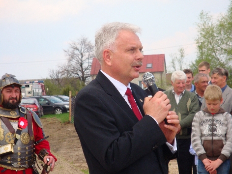 Odsłonięcie obelisku ku czci Otto Warpechowskiego w Brzozowie.